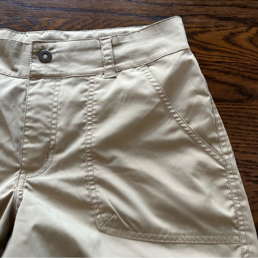Columbia Women's Beige Cargo Shorts size 8 6L - Picture 3 of 14